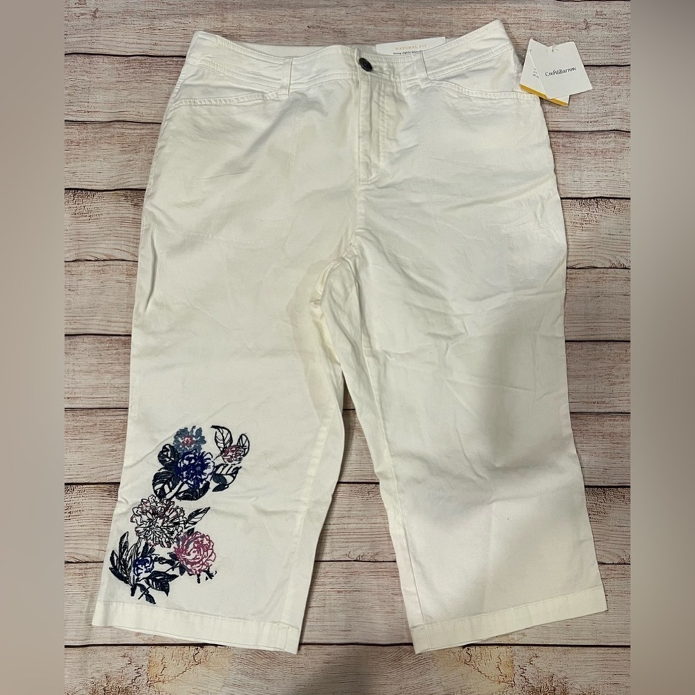 NWTLadies Croft & Barrow Natural Fit Stretch White Embroidered Capri Pants 12
